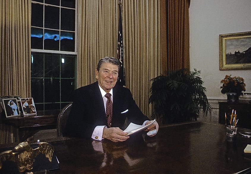 President Ronald Reagan delivers his 34th and final televised speech to the nation from the Oval Office of the White House.