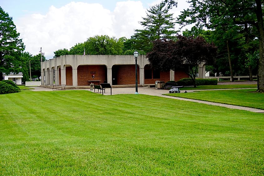 George Rogers Clark National Historical Park. Adjacent to the memorial is a visitor center that presents interpretive programs and displays.