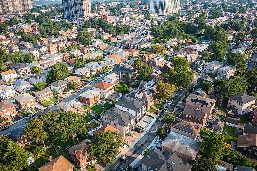 Aerial view of Fort Lee, New Jersey, with the New York City skyline in the background