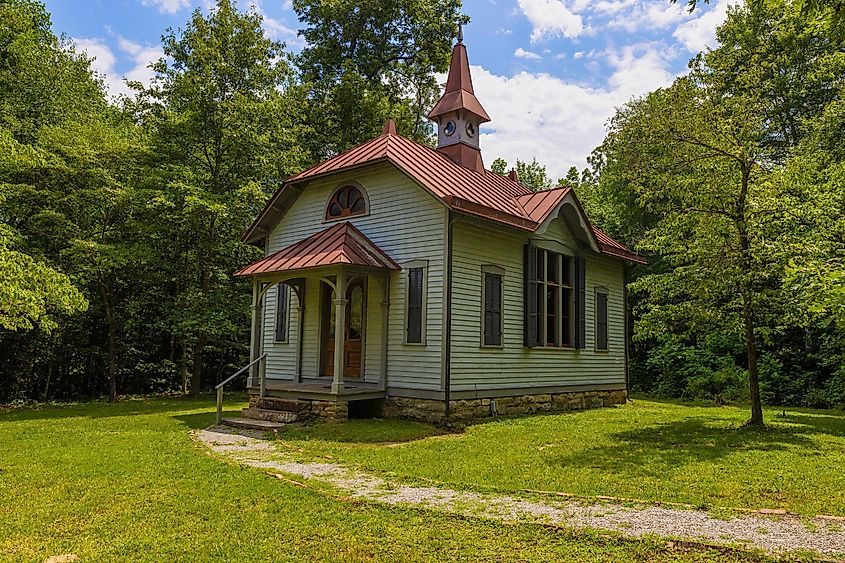  One of the first free standing library in the nation built by author and founder of Rugby, Thomas Hughes. Editorial credit: Dee Browning / Shutterstock.com