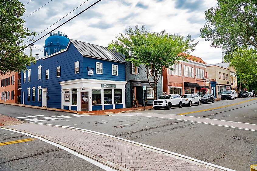 Downtown Warrenton, Virginia. Image credit Kosoff via Shutterstock