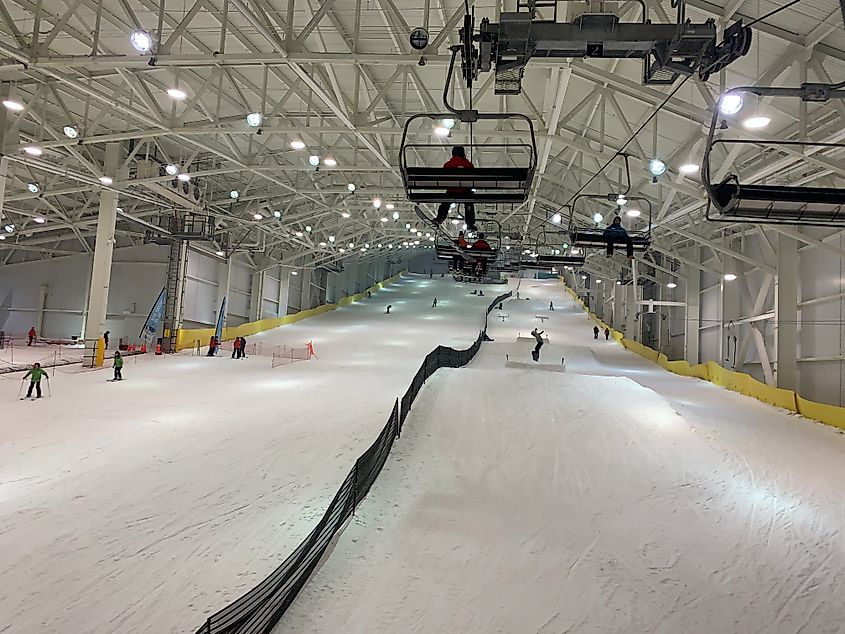The "Switchback" and "Northern Lights" trails at Big Snow American Dream. Credit: Shemtov613, CC BY-SA 4.0 <https://creativecommons.org/licenses/by-sa/4.0>, via Wikimedia Commons