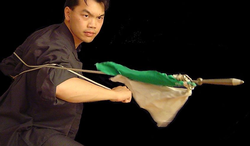 Eric Shou-Li Yao demonstrates a rope dart technique