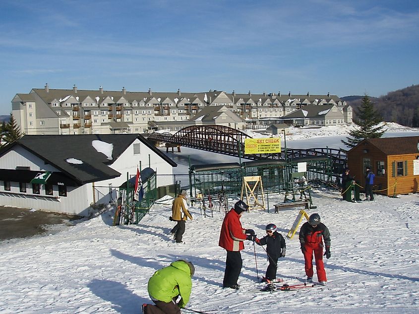 Tourists having a good time near the Killington Grand Resort Hotel. 