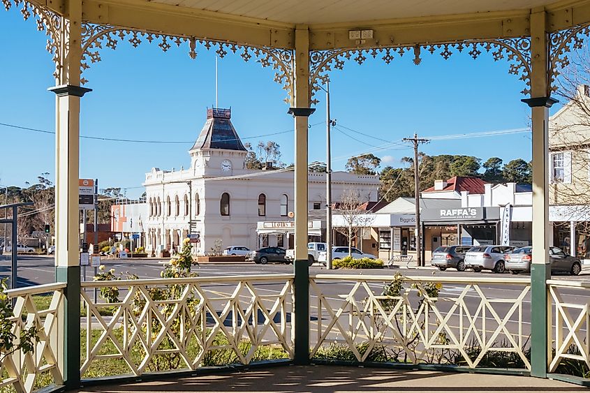 The historic town of Creswick and Town Hall.