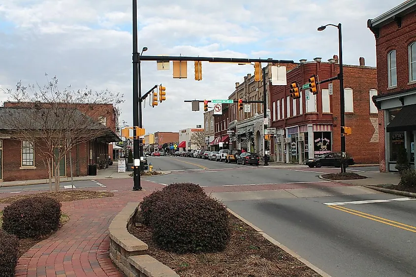 An intersection in Mooresville, Alabama, via 