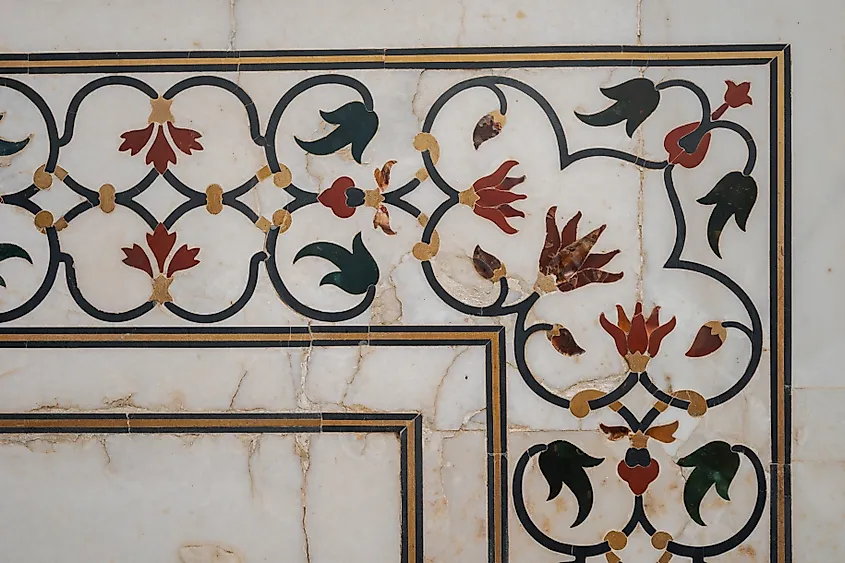 Jewels inlaid in Taj Mahal decorations