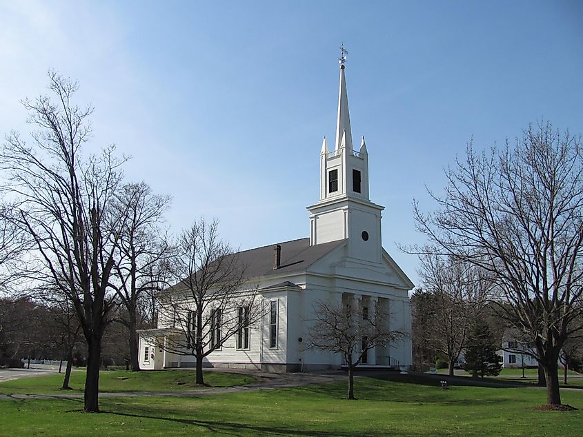 Church in Topsfield, Massachusetts, By John Phelan - Own work, CC BY 3.0, https://commons.wikimedia.org/w/index.php?curid=10782335