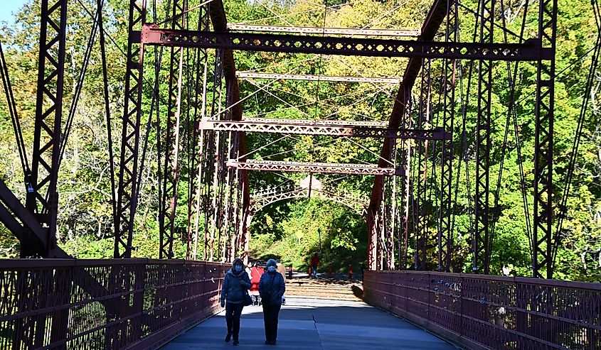 Bridge at Lovers Leap State Park in New Milford, Connecticut. Image credit: Ritu Manoj Jethani via Shutterstock