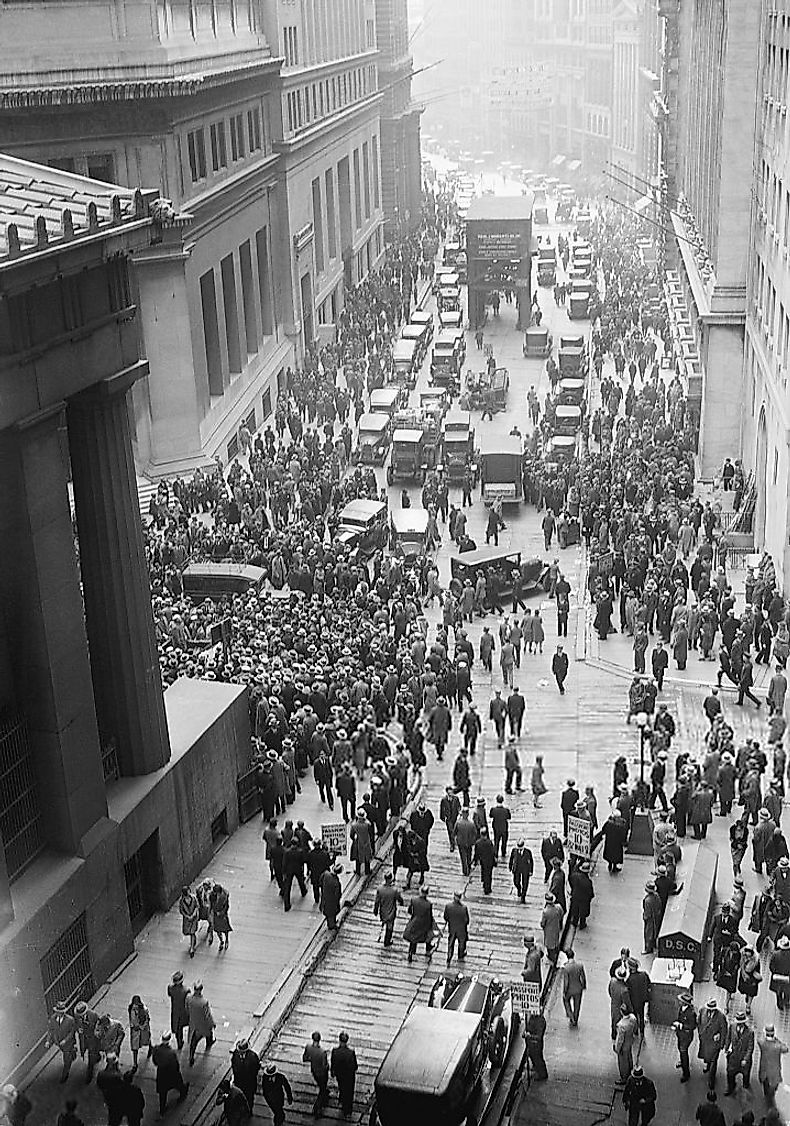 Crowd gathering on Wall Street after the 1929 crash.