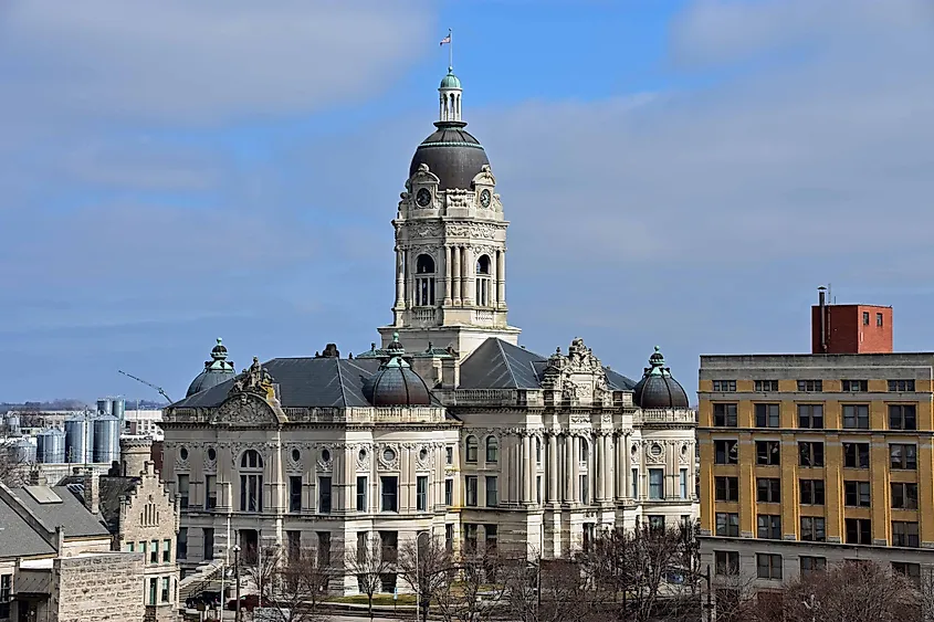 Cityscape photo of the Evansville, Indiana old courthouse