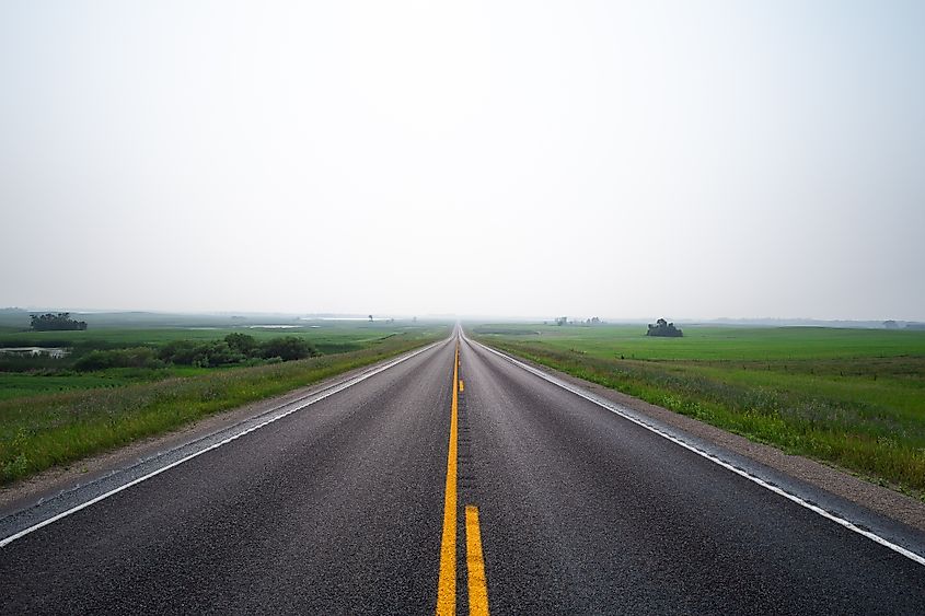 North Dakota Highway. Editorial credit: Chad Davis, CC BY 2.0, https://commons.wikimedia.org/w/index.php?curid=133704369
