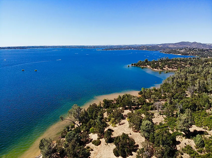 folsom-lake-california-worldatlas