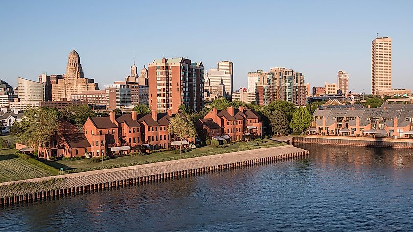 The skyline of Buffalo, New York as seen from the marina during late afternoon, via Atomazul / Shutterstock.com