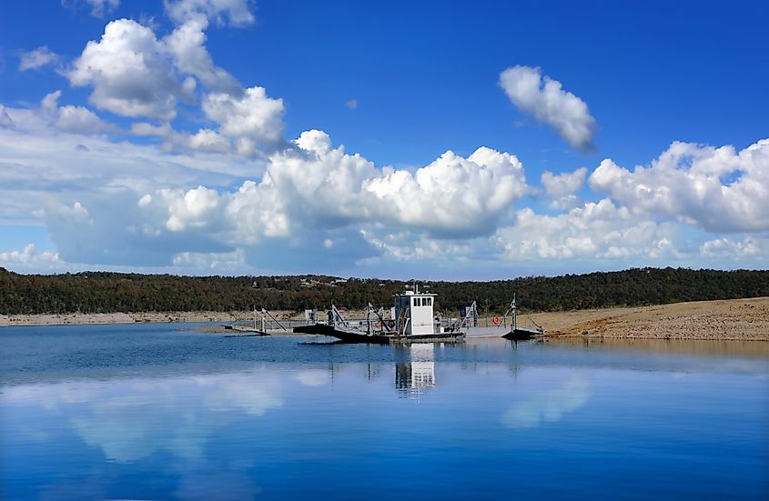 Peel Ferry transports vehicles and passengers across Bull Shoals Lake near Peel, Arkansas. Credit: Bonita R. Cheshier/ Shutterstock.com
