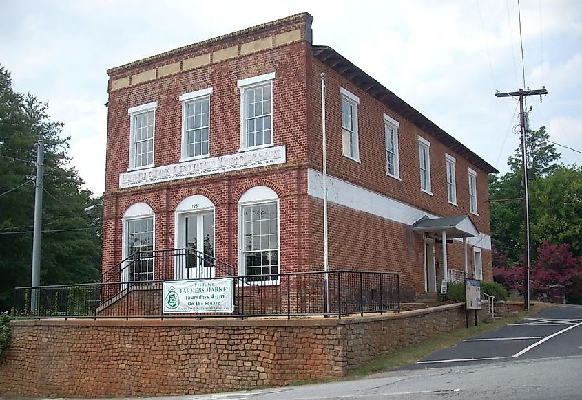 Pendleton Historic District (Pendleton, South Carolina). In Wikipedia. https://en.wikipedia.org/wiki/Pendleton_Historic_District_(Pendleton,_South_Carolina) By KudzuVine - Own work, Public Domain, https://commons.wikimedia.org/w/index.php?curid=7433043