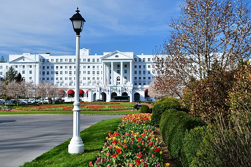 The Greenbrier Resort in White Sulphur Springs, West Virginia. Editorial credit: MargJohnsonVA / Shutterstock.com