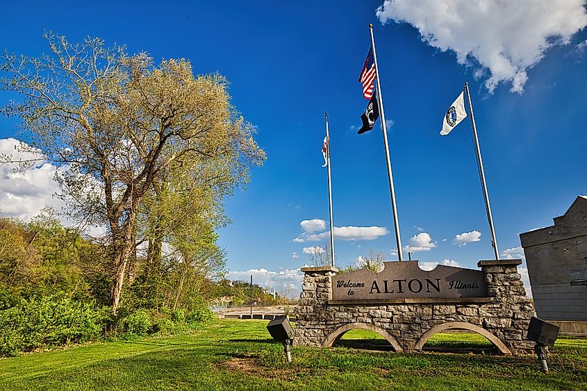 Sign welcoming visitors to Alton, Illinois.
