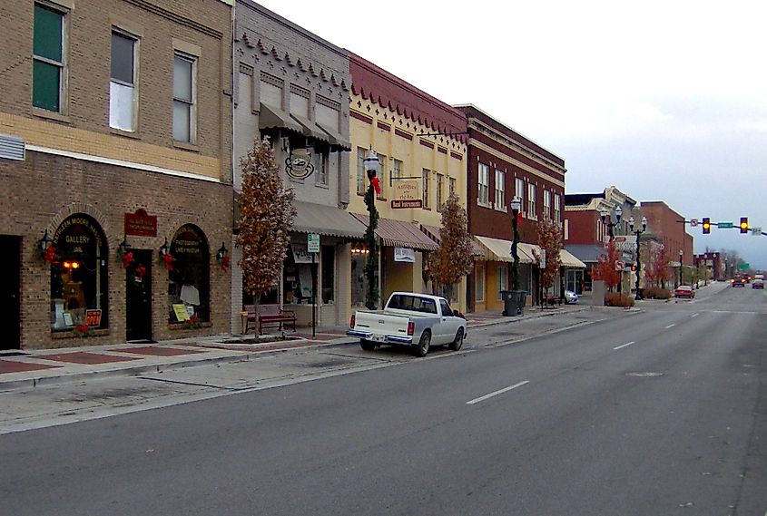 Scenic view of East Main Street in McMinnville, Tennessee, highlighting its distinct architecture and street vibe.