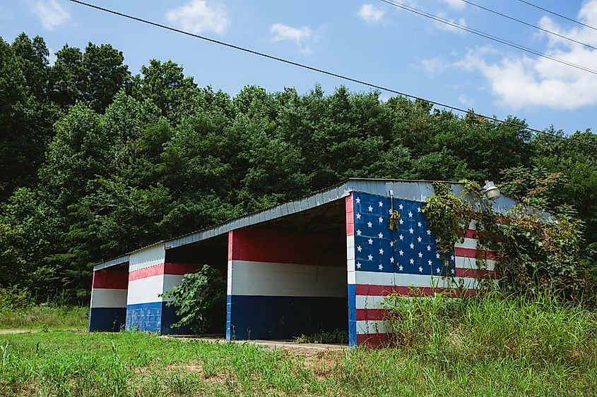 Patriotic decor at a car wash in Cave City, Kentucky.