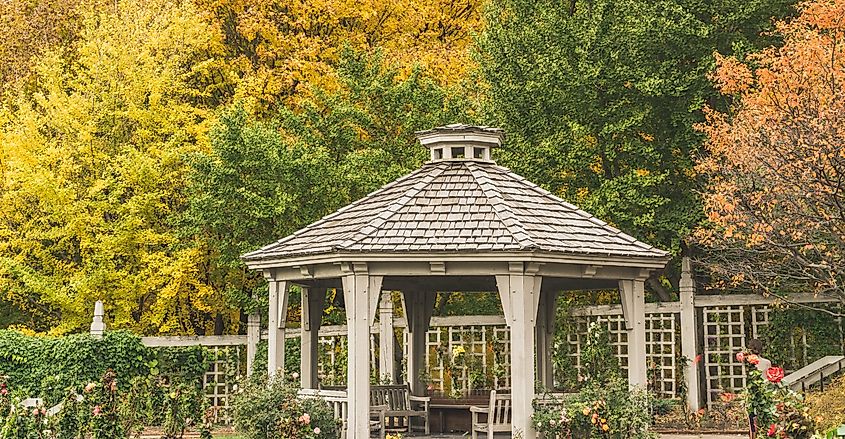 Gazebo surrounded by Fall colors at Minnesota Landscape Arboretum. Credit: Photos from Prasith/Shutterstock.com