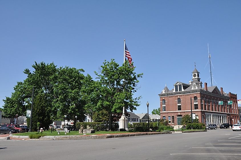 The center oval and town hall.