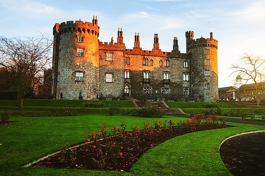 Kilkenny Castle in the evening.