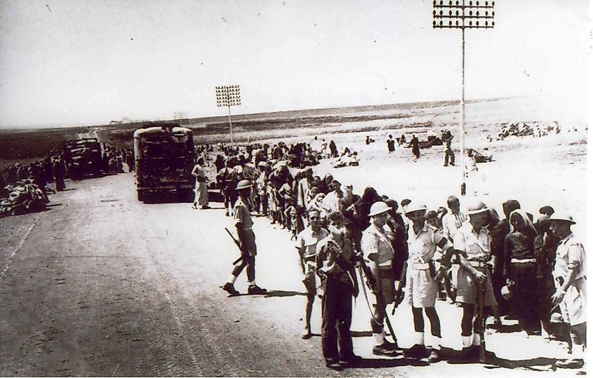 1948: "The exodus of the Arabs from Ramla" Source: Palmach Archive/Public Domain