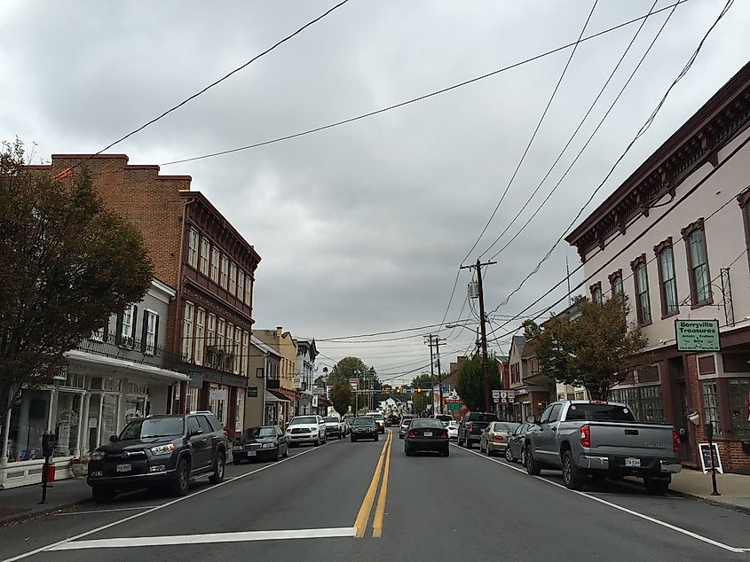 View down Main Street (SR 7 Bus) in Berryville