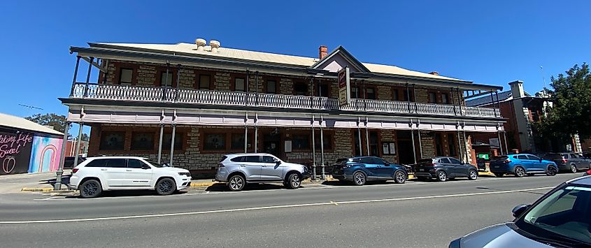 Tanunda Hotel from the west side of B19 Murray Street (Barossa Valley Highway) in Tanunda.