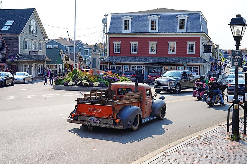 View of buildings in Kennebunkport, a coastal town in York County, Maine, via EQRoy / Shutterstock.com