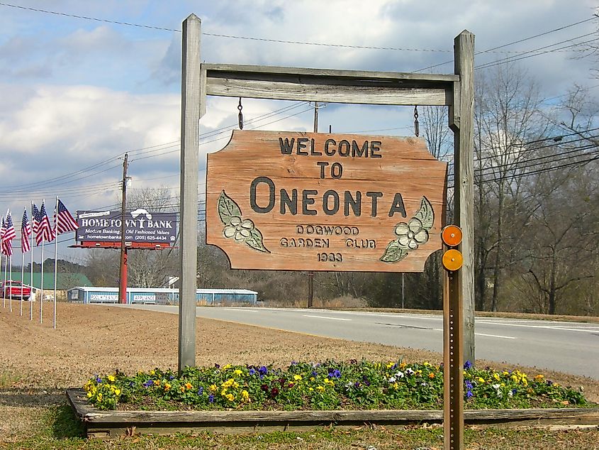 Sign welcoming visitors to Oneonta, Alabama