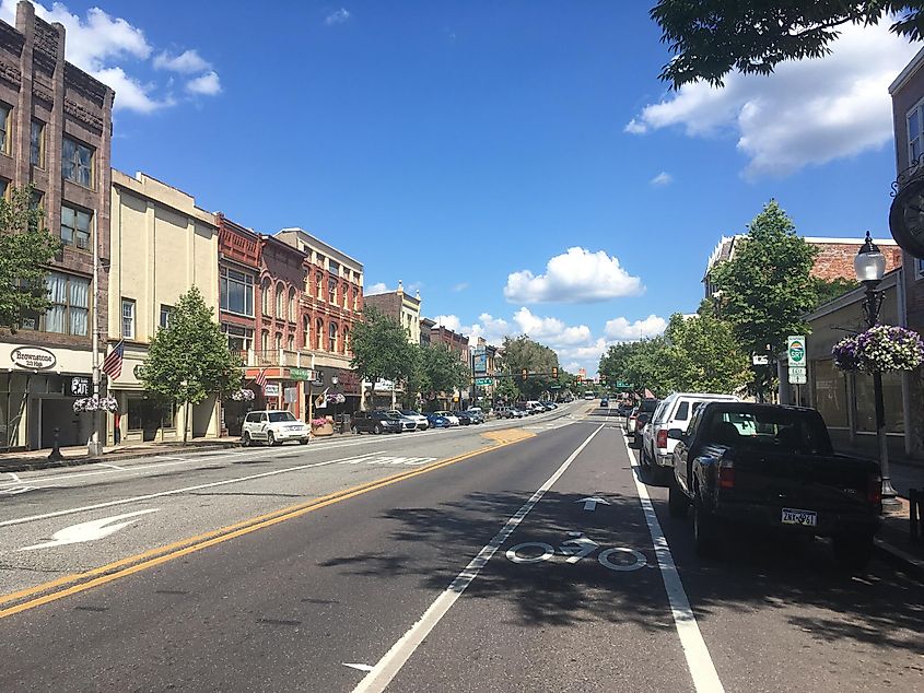 Eastbound High Street past the intersection with Hanover Street in Pottstown, Pennsylvaniaa