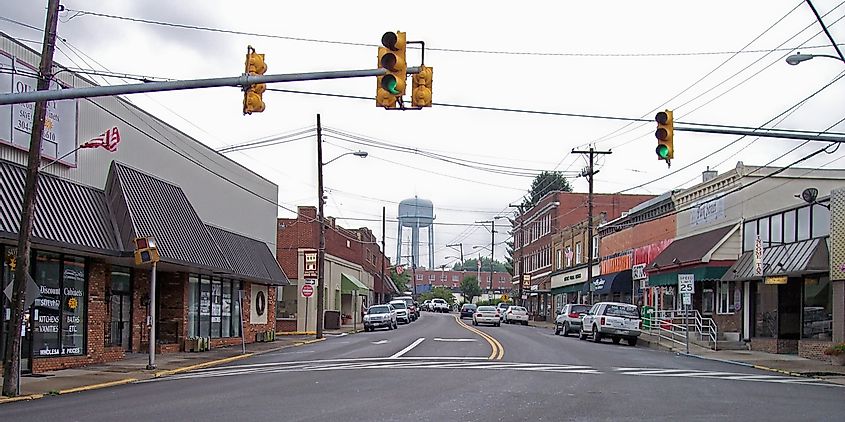 Street view in Oak Hill, West Virginia