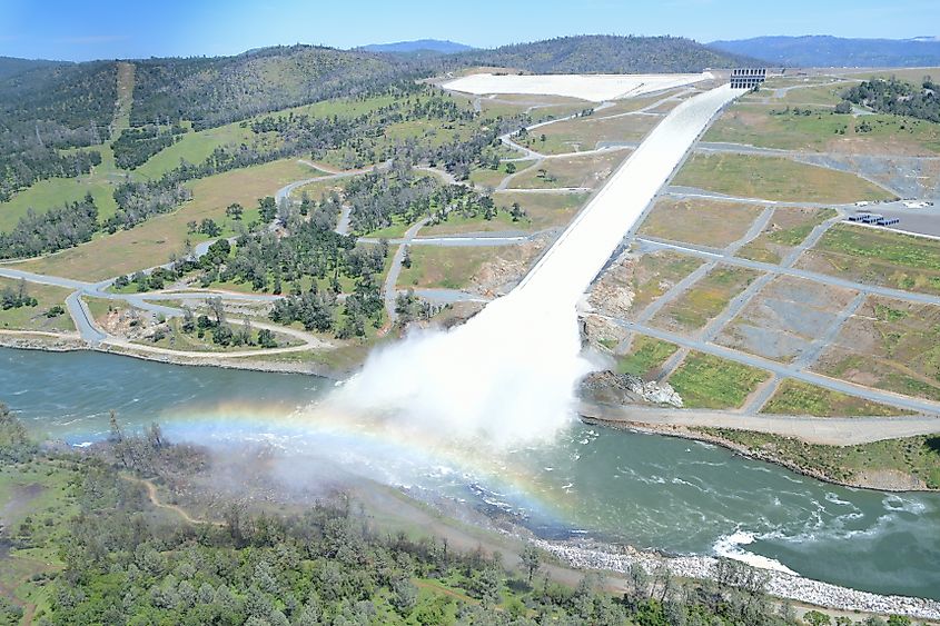 A wide view of the Oroville dam. 