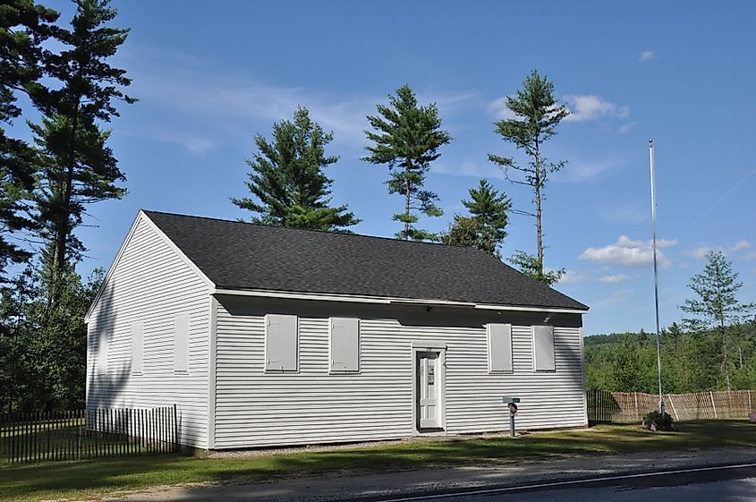 View of the meeting house in Allenstown in New Hampshire.