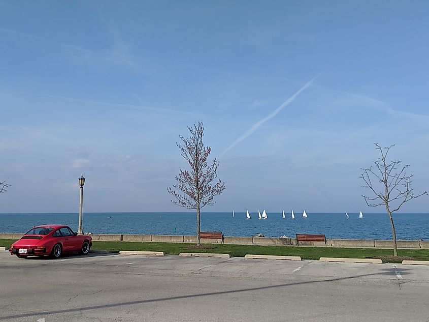 Lake Forest meets the beach at Lake Michigan.