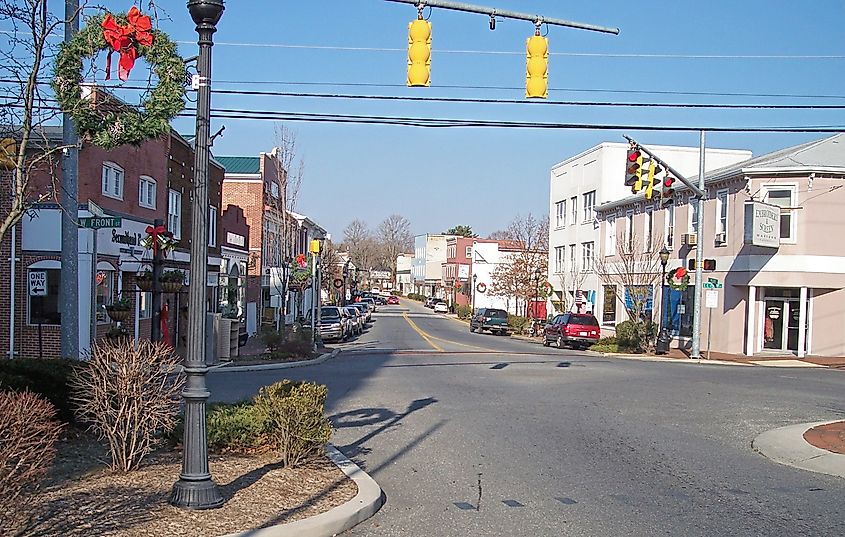 Walnut Street in w:Milford, Delaware, as viewed from the intersection of Southeast Front Street and Southwest Front Street