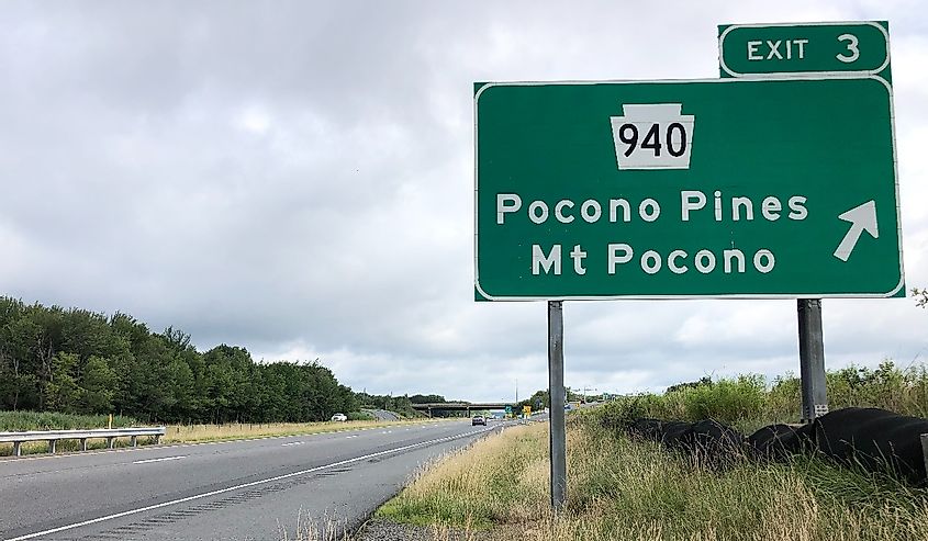 View north along Interstate 380 at Exit 3 (Pennsylvania State Route 940, Pocono Pines, Mount Pocono) in Tobyhanna Township, Monroe County, Pennsylvania