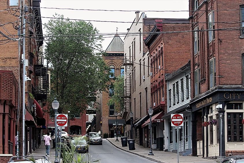 Caroline Street in the city of Saratoga Springs, New York