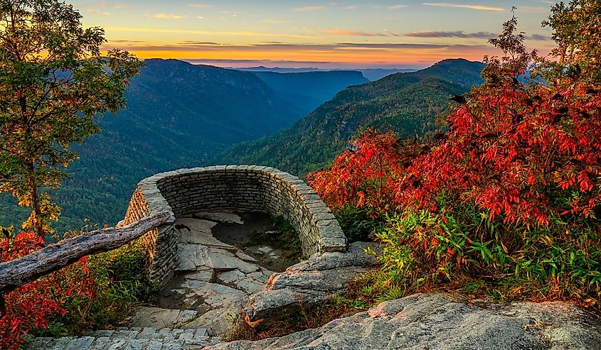 Linville Gorge, North Carolina, scenic autumn sunrise