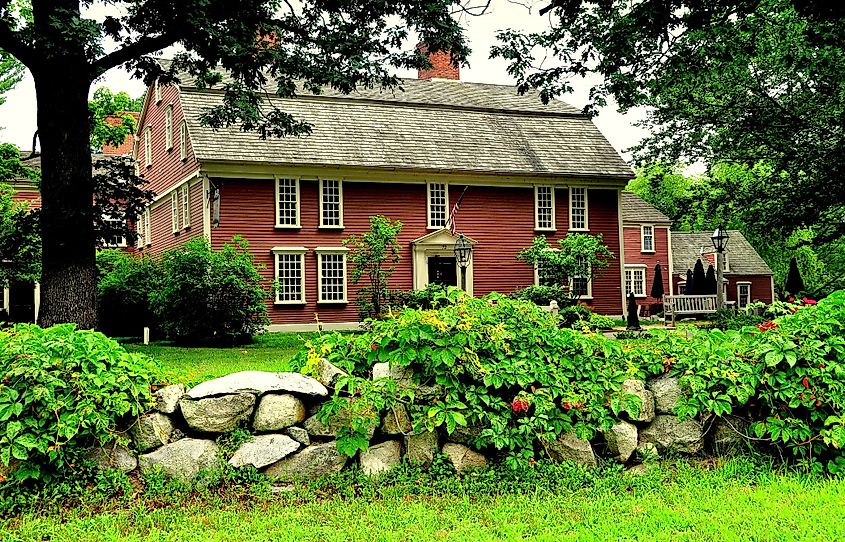 Longfellow's Wayside Inn on the Boston Post Road in Sudbury, Massachusetts. Editorial credit: LEE SNIDER PHOTO IMAGES / Shutterstock.com