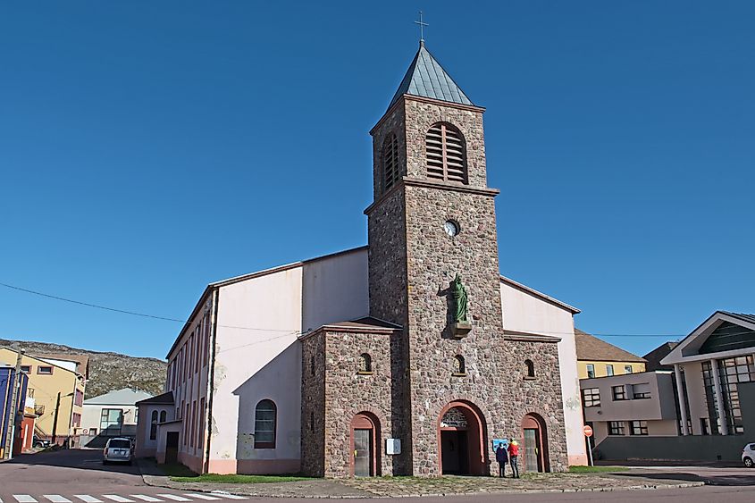 The cathedral of St. Pierre and Miquelon was rebuilt in 1907 using reinforced concrete after being destroyed by fire a few years earlier