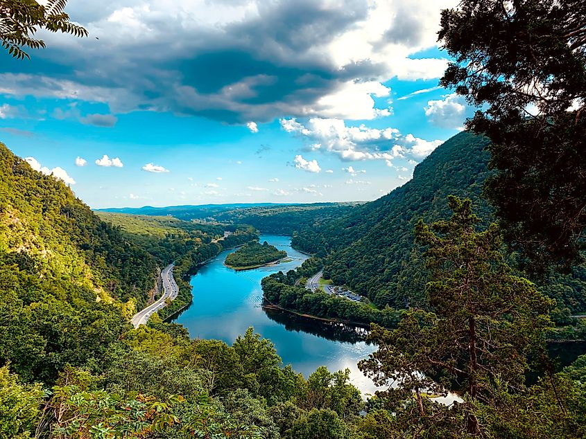 Delaware Water Gap National Recreation Area get on a stretch of the River on the New Jersey and Pennsylvania border