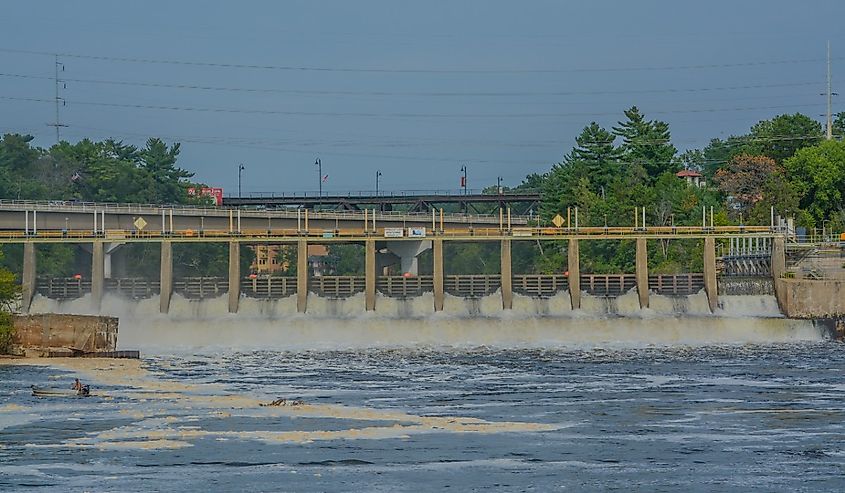 The Delton Dam on the Wisconsin River at Mirror Lake State Park in Wisconsin Dells, Sauk County, Wisconsin.