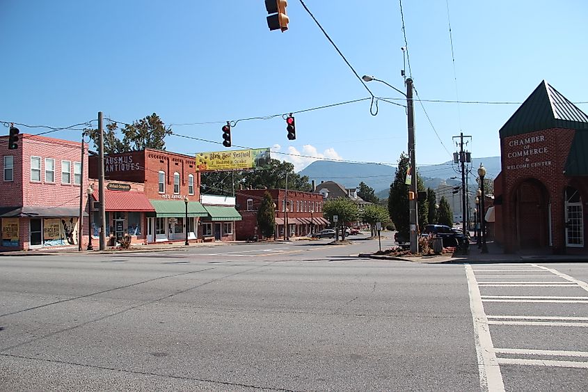 Downtown Chatsworth, Georgia. Editorial credit: Thomson200 - Own work, CC0, https://commons.wikimedia.org/w/index.php?curid=62514157