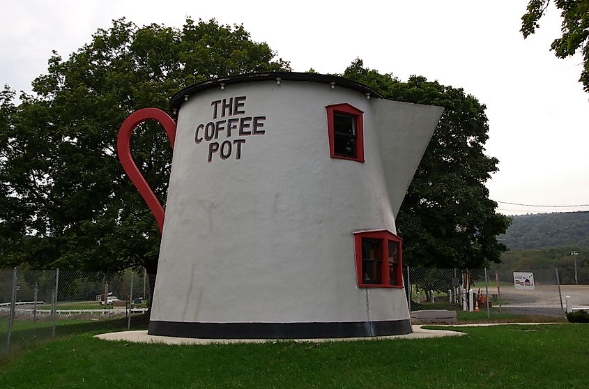 In an effort to save the Coffee Pot, the Lincoln Highway Heritage Corridor moved it to this location and restored it in 2004.