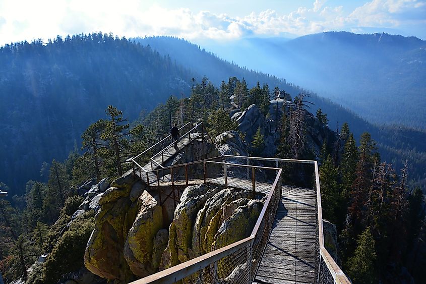 Hiking and climbing in Needles, California