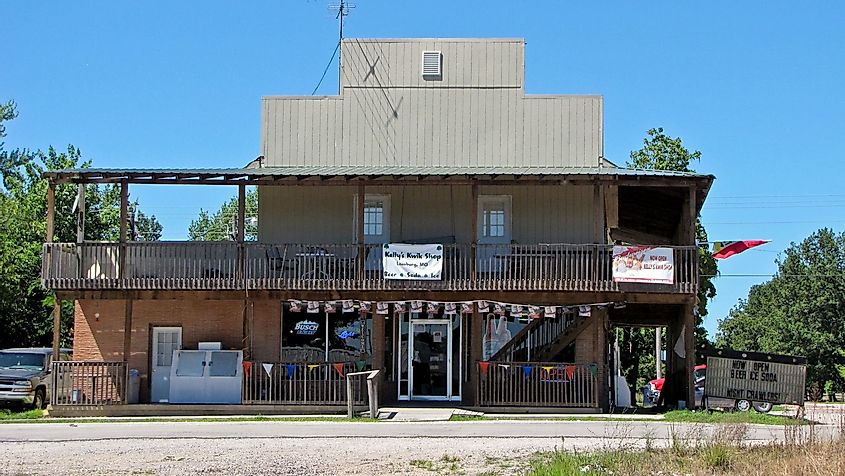 Kelly's Kwik shop in Leasburg, Missouri, via 