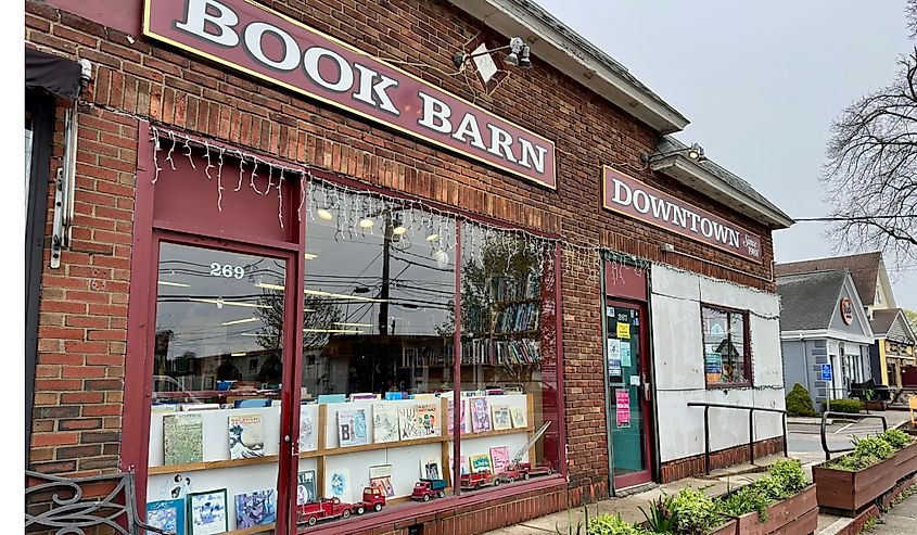 Exterior of Book Barn Downtown edition on Main Street in Niantic, Connecticut.